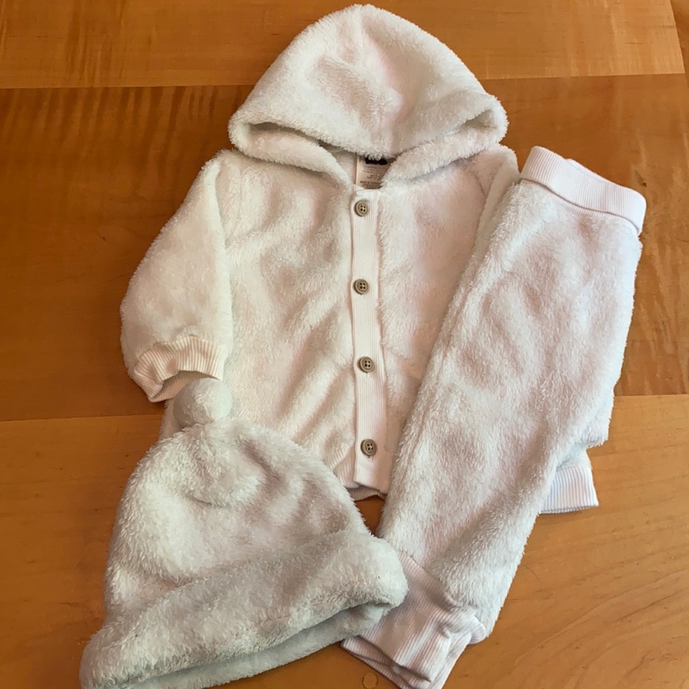 Fuzzy White Winter Outfit 3-6 Months